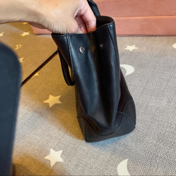 SOLD. Tory Burch Robinson Tote Bag. Large. GUC - Picture 2 of 14